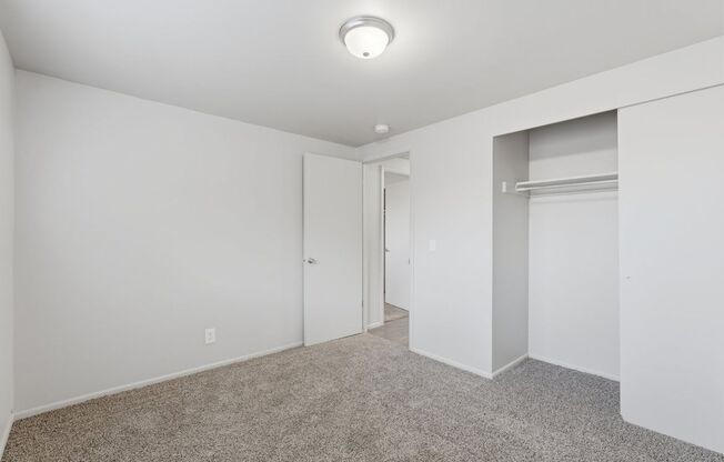 2 beds, 1 bath, 850 sqft, $1,150, Unit E-202