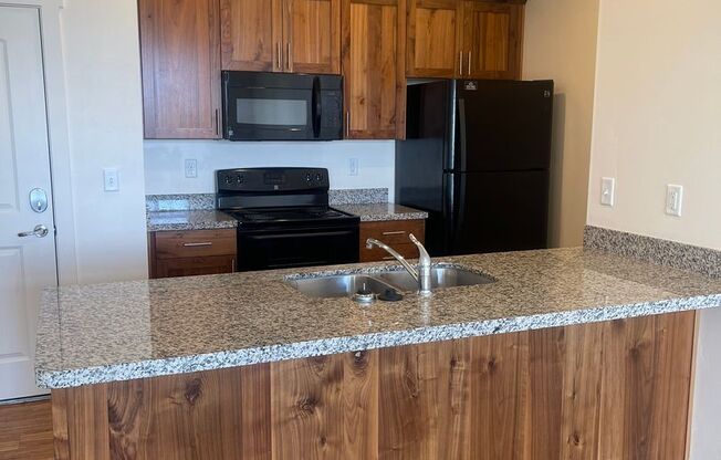 1 bed, 1 bath, 856 sqft, $1,325, Unit 440