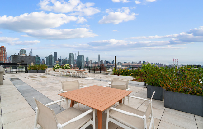 1 bed, 1 bath, $4,200, Unit 417