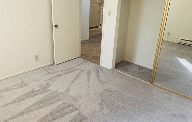 2 beds, 1 bath, $3,000, Unit Unit 133