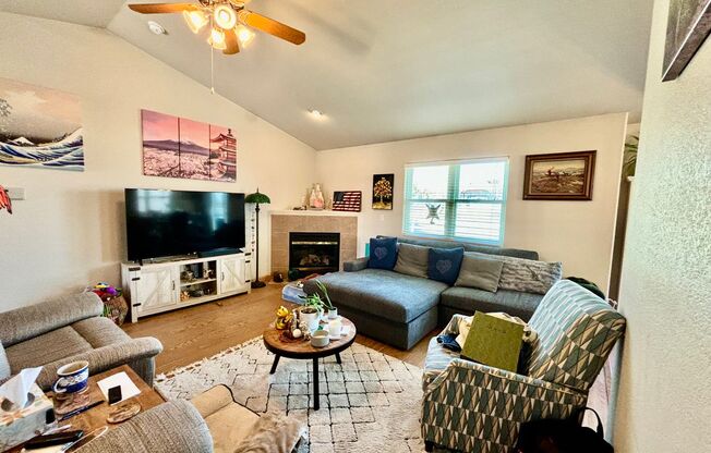 Charming 3-Bedroom Windsor Home: Comfort, Style, and Convenience Await!