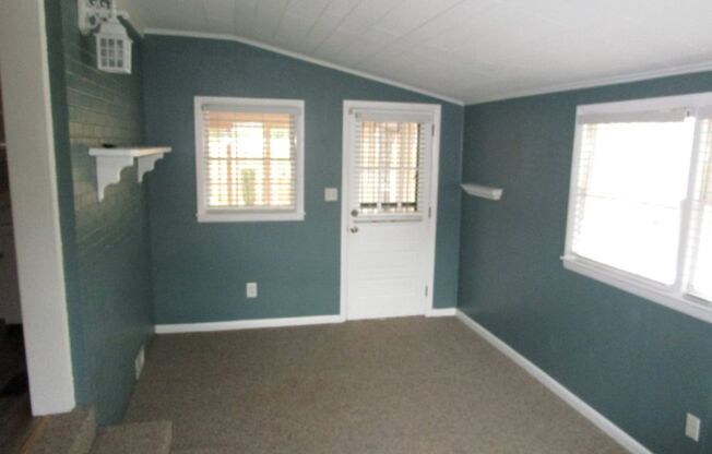 3 beds, 2 baths, $1,500