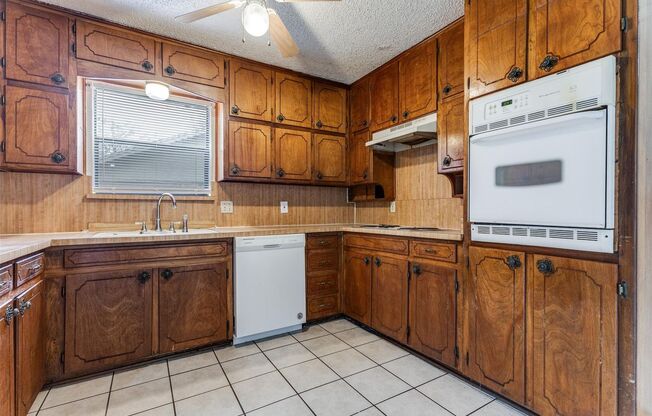 Watauga 3 bed / 2 bath home/ 2 car garage home for $1750.00/month