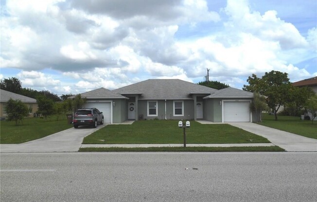 3 Bedroom 2 Bath With Garage Duplex in Cape Coral, FL!