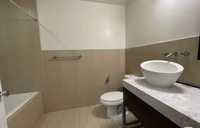 1 bed, 2 baths, 1,335 sqft, $3,503, Unit 1325