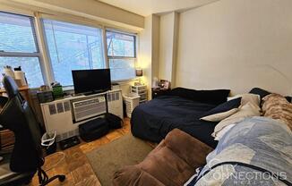 2 beds, 1 bath, $3,500, Unit 4-F