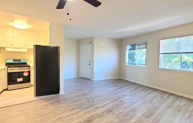 2 beds, 1 bath, 946 sqft, $1,695, Unit Unit 3