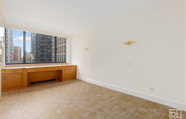 30 W 61 ST
