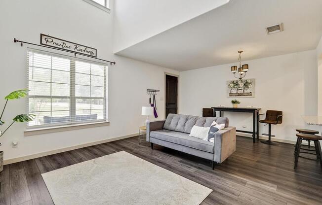 1213 CASSELBERRY DR