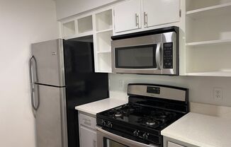4 beds, 2 baths, 1,350 sqft, $3,100, Unit B