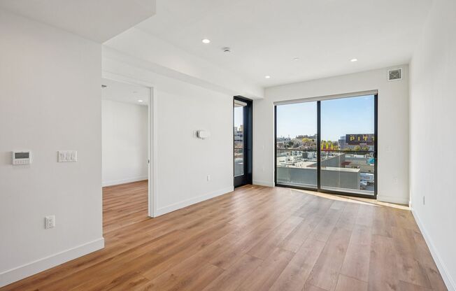 2 beds, 1 bath, 751 sqft, $3,895