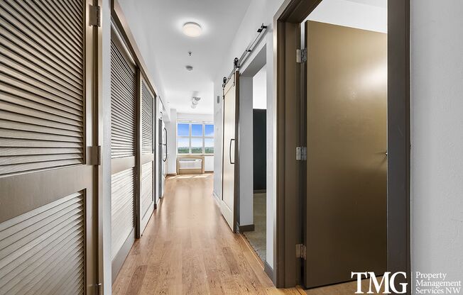 Studio, 1 bath, 528 sqft, $1,400, Unit 402