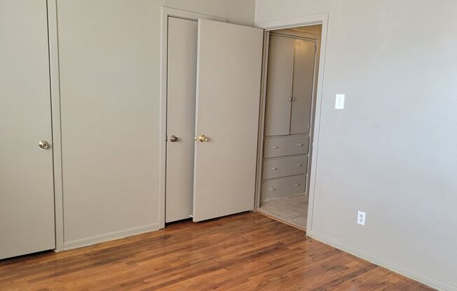 2 beds, 1 bath, 926 sqft, $825, Unit Unit A - BW#78