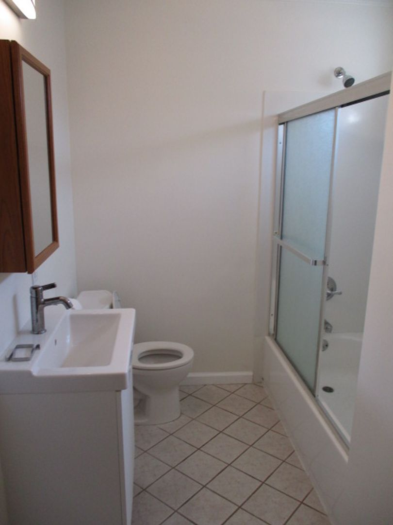Newark Home is in perfect area for commuting, & near everything!