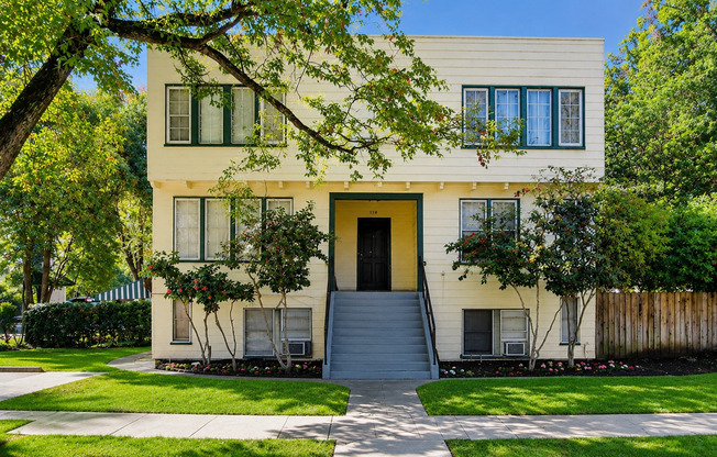 1121 AND 1129 MAGNOLIA AVE