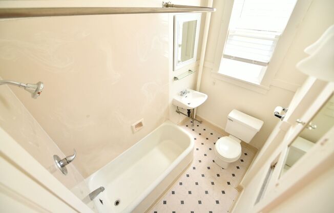 Studio, 1 bath, $1,895, Unit 06