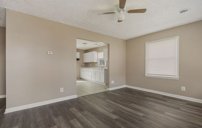 2 Bedroom, 1 Bathroom Home for Lease in Warren