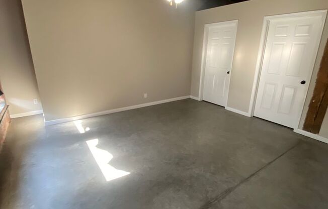 3 beds, 2 baths, 1,300 sqft, $1,595, Unit 601