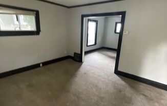 3 beds, 1 bath, $1,300