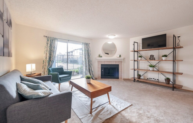 2 beds, 2 baths, 906 sqft, $1,600, Unit FF-260