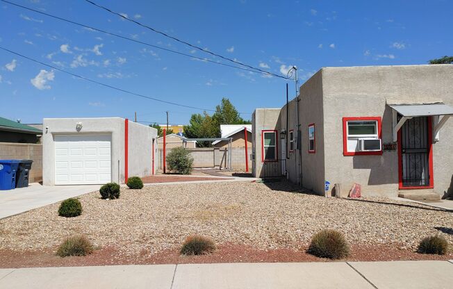 Cozy 1 Bedroom 1 Bathroom House In The NW!