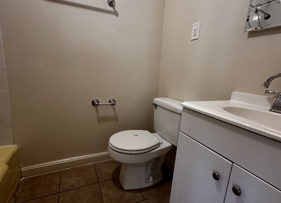 1 bed, 1 bath, 500 sqft, $2,400, Unit 45
