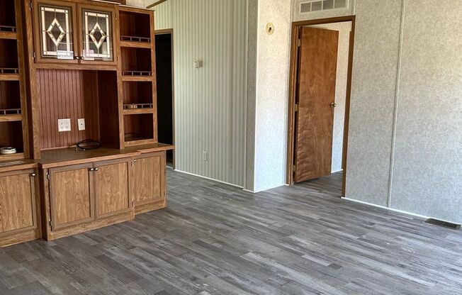 Centrally Located 3 BD 2 BA Modular Home