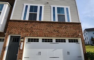 3 beds, 2.5 baths, $2,795