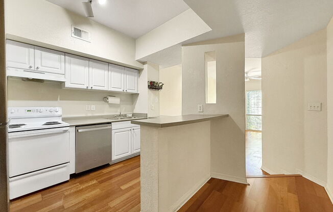 402 S Armenia Ave. #133