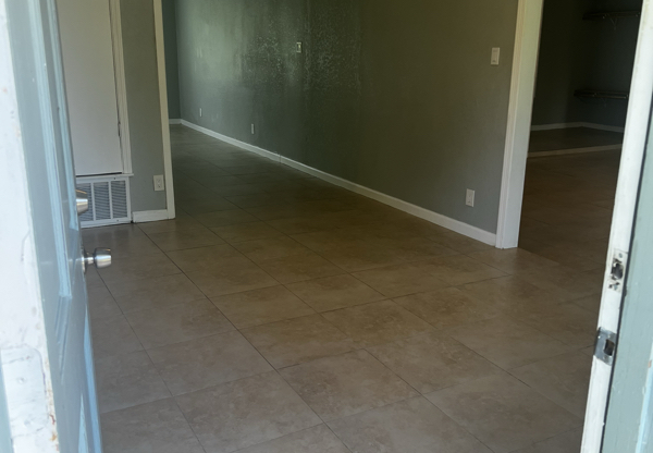 1103 FLORADALE