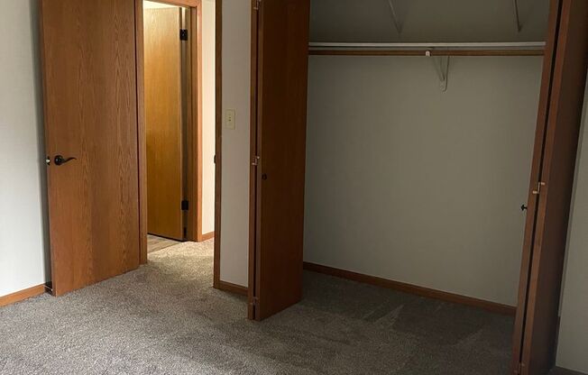 2 beds, 1.5 baths, 897 sqft, $950, Unit 149