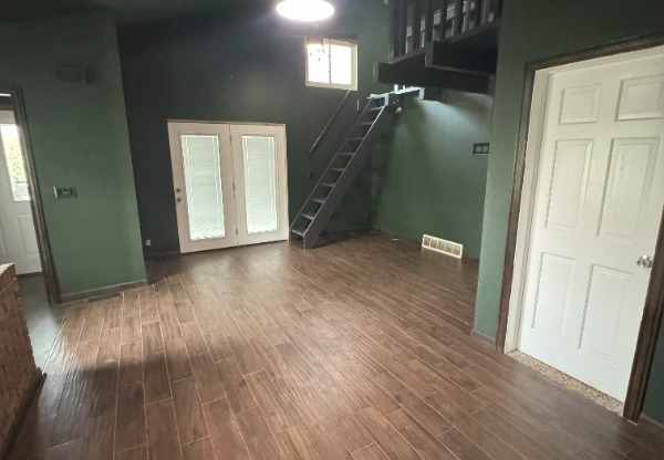 210 N LIMIT ST