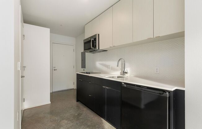 Studio, 1 bath, 280 sqft, $1,195, Unit 515