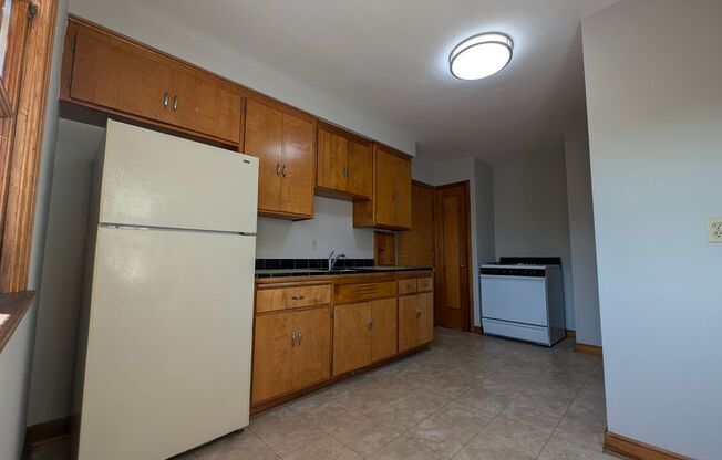 1 bed, 1 bath, 635 sqft, $895, Unit 7