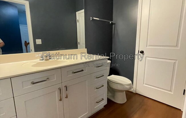 3 beds, 2.5 baths, 2,069 sqft, $2,095, Unit 10