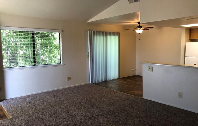 2 beds, 1 bath, 900 sqft, $1,650, Unit 7101 Gerber Road #112