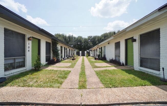 618 W 51 ST