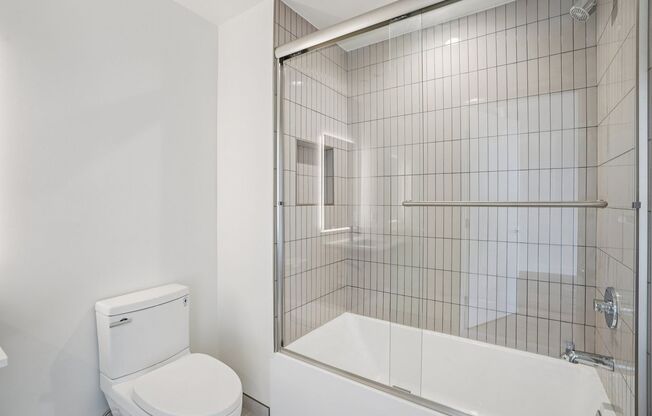 2 beds, 1 bath, 751 sqft, $3,895