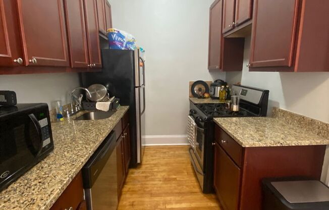 Evanston studio with separate kitchen! Heat Included