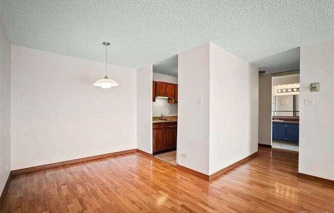 Beautiful One Bedroom Condo!