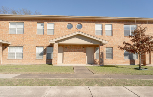 300 VETERANS DR