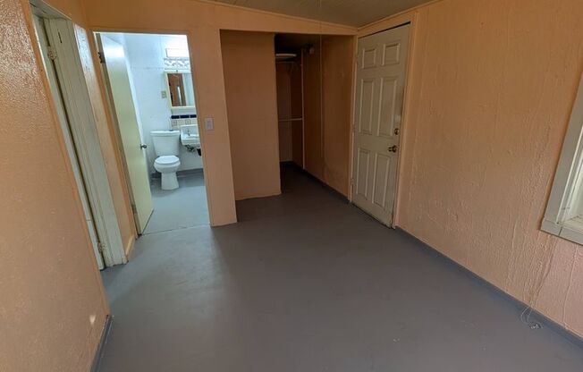 2 beds, 1 bath, $1,299