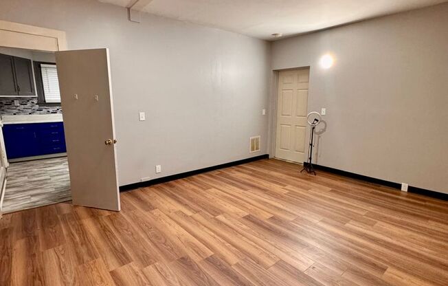 2 beds, 1 bath, $1,250