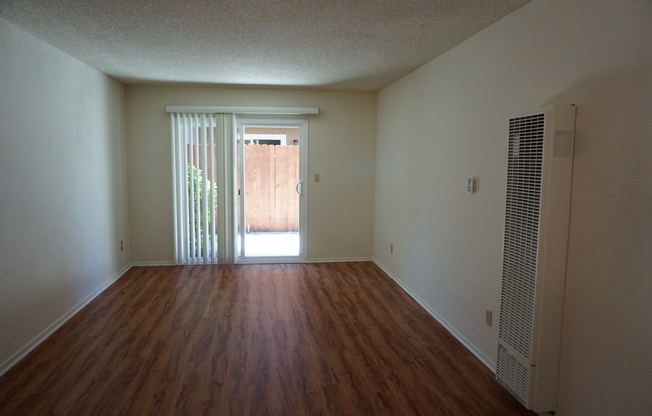 1 bed, 1 bath, 650 sqft, $1,975