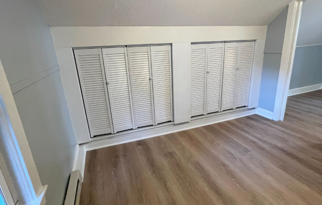 1 bed, 1 bath, $1,100, Unit 4