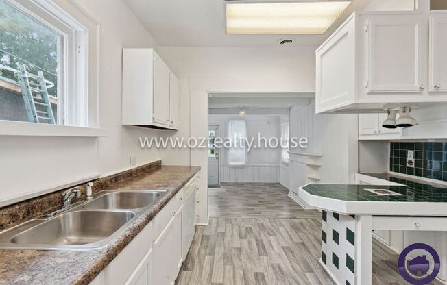 1453 PROUTY AVE