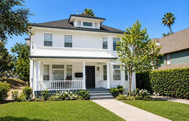 869 LINCOLN AVE