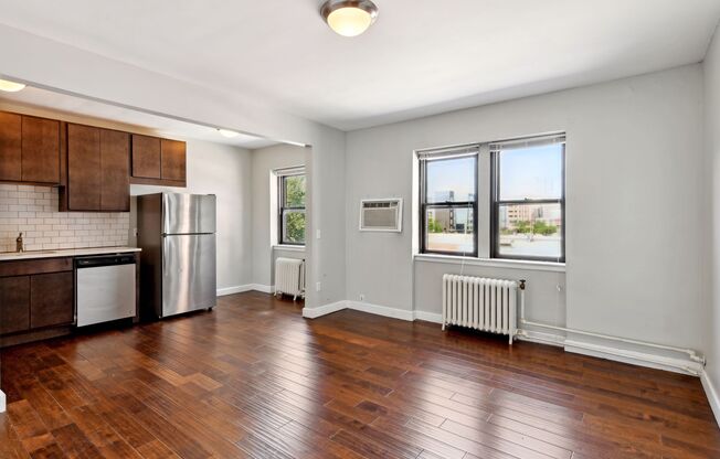 Studio, 1 bath, 442 sqft, $949, Unit Unit 203