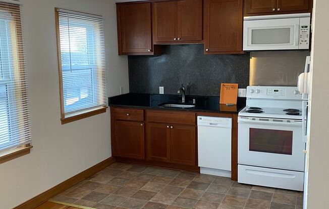 1 bed, 1 bath, 750 sqft, $1,065, Unit G