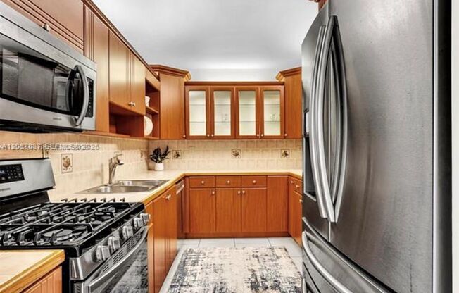 2 beds, 2 baths, $3,500, Unit # 206